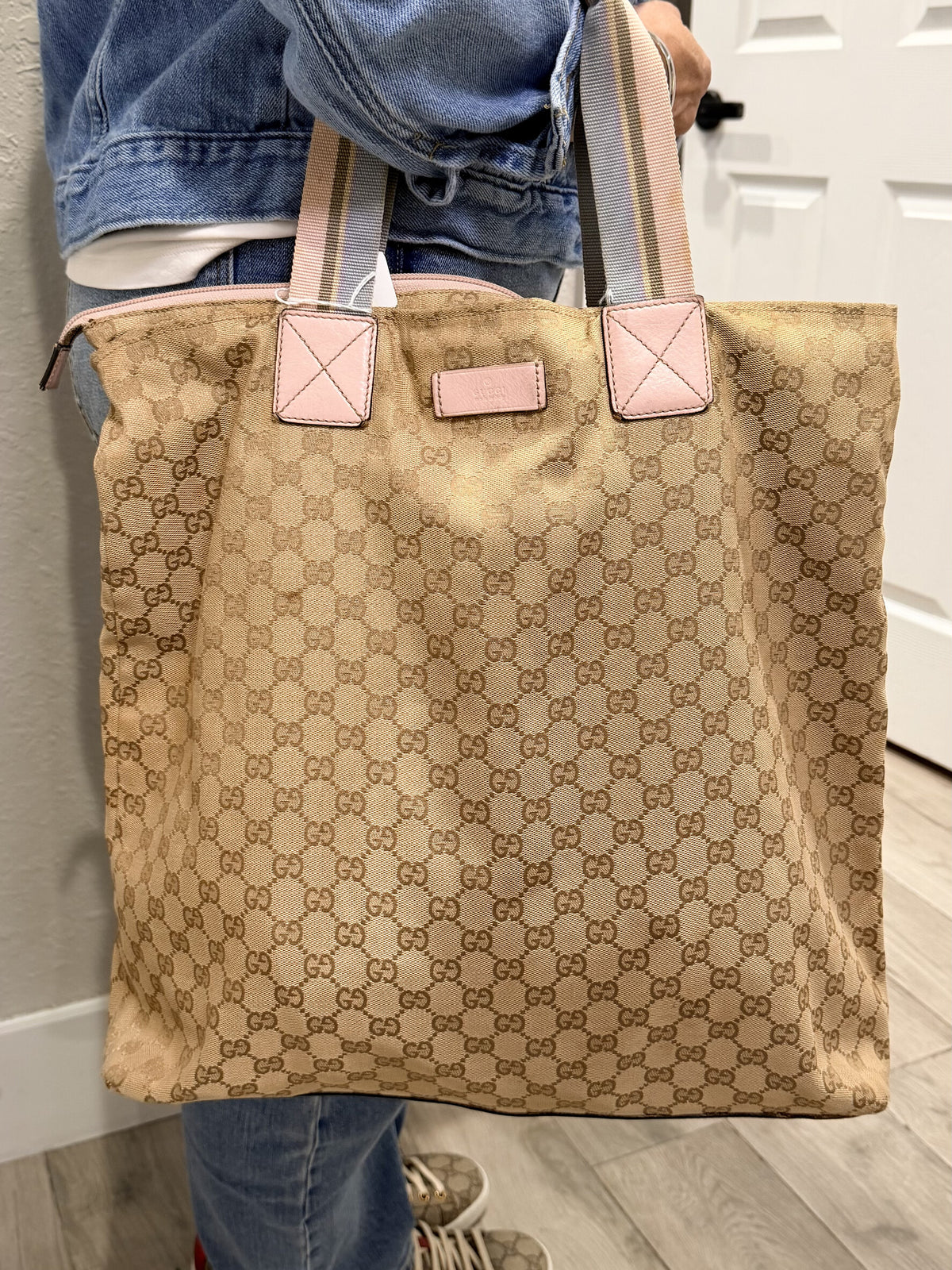Gucci GG Canvas Tote Bag Beige Gold